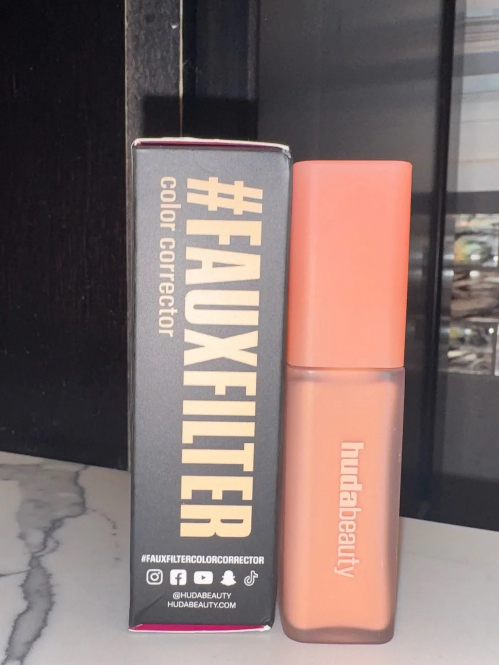 HUDA BEAUTY new unused